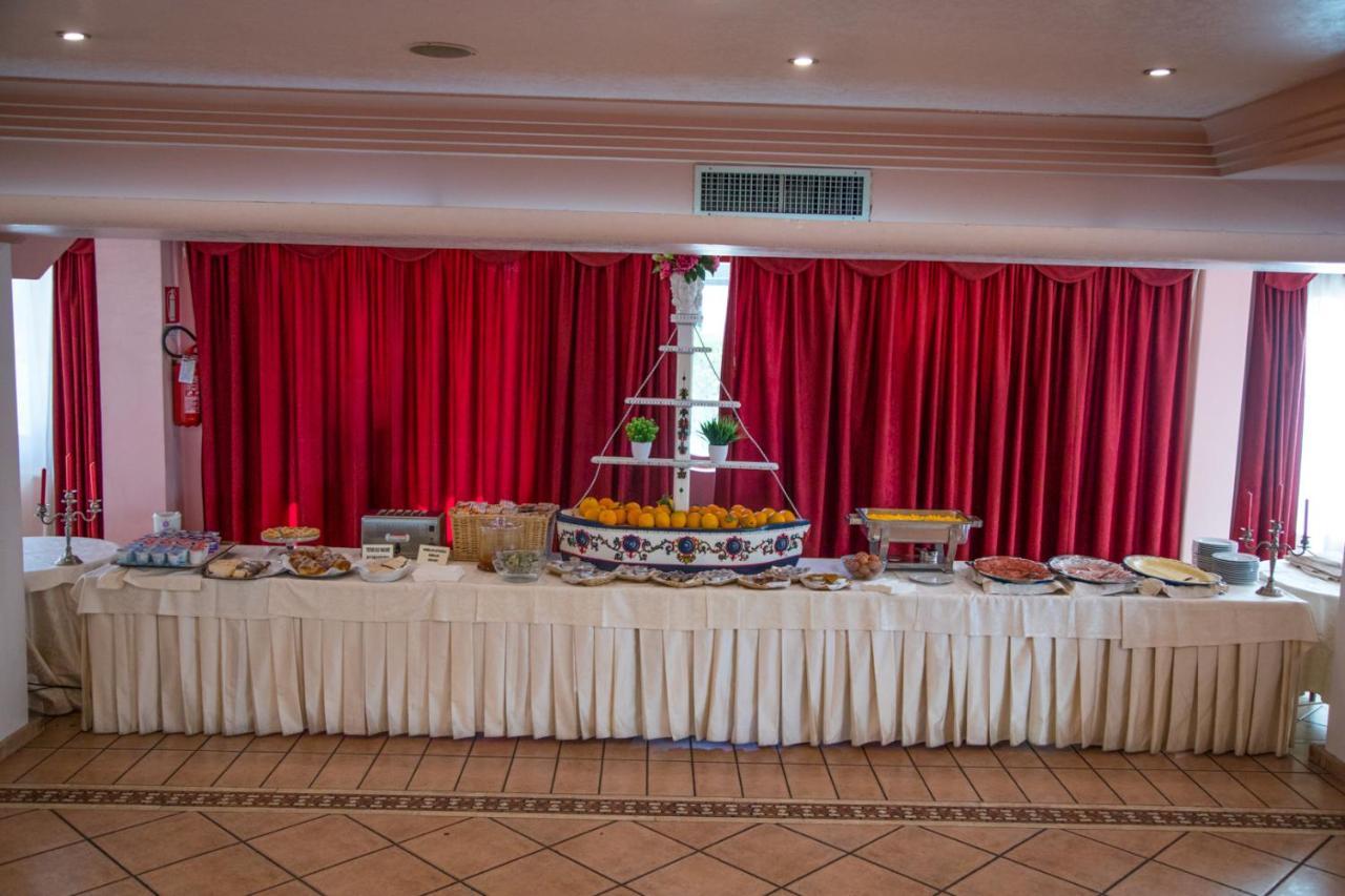 Assinos Palace Hotel Giardini Naxos Eksteriør bilde