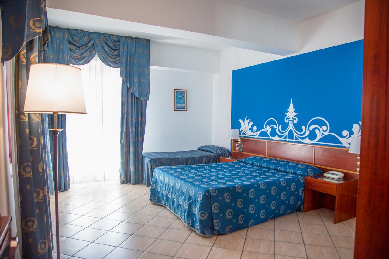 Assinos Palace Hotel Giardini Naxos Eksteriør bilde