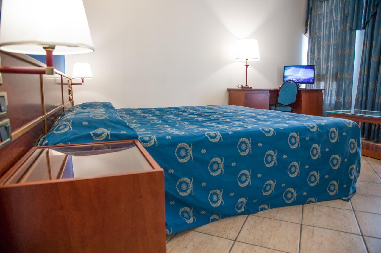 Assinos Palace Hotel Giardini Naxos Eksteriør bilde