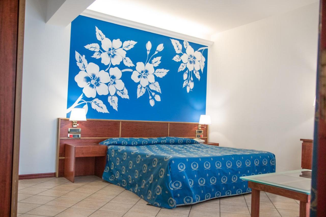 Assinos Palace Hotel Giardini Naxos Eksteriør bilde