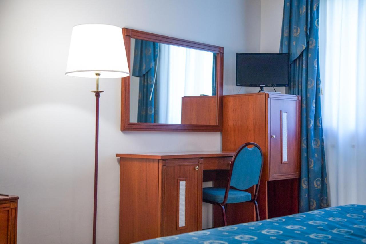 Assinos Palace Hotel Giardini Naxos Eksteriør bilde